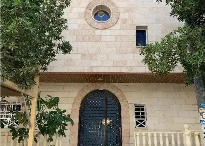 دار ورد قريب للحرم